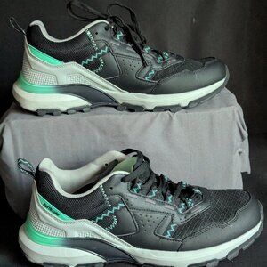 Northside women's shoes 325997w090 teal Size 11EE  Nice pair of Northside shoes